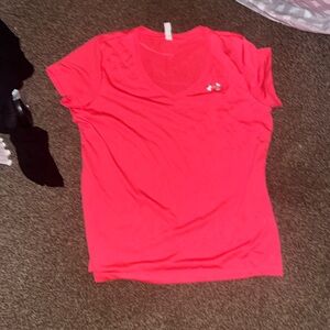 Hot pink shirt under armer super cute